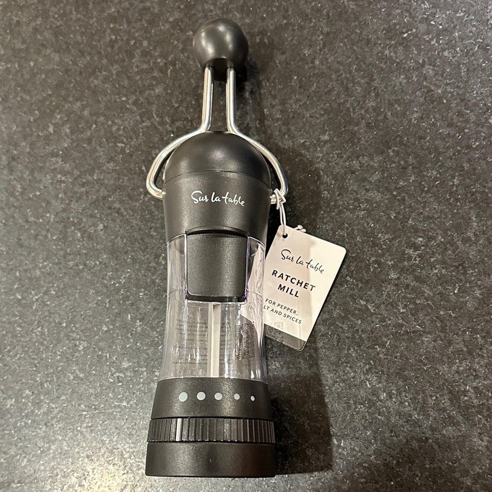 Sur La Table Ratchet Mill